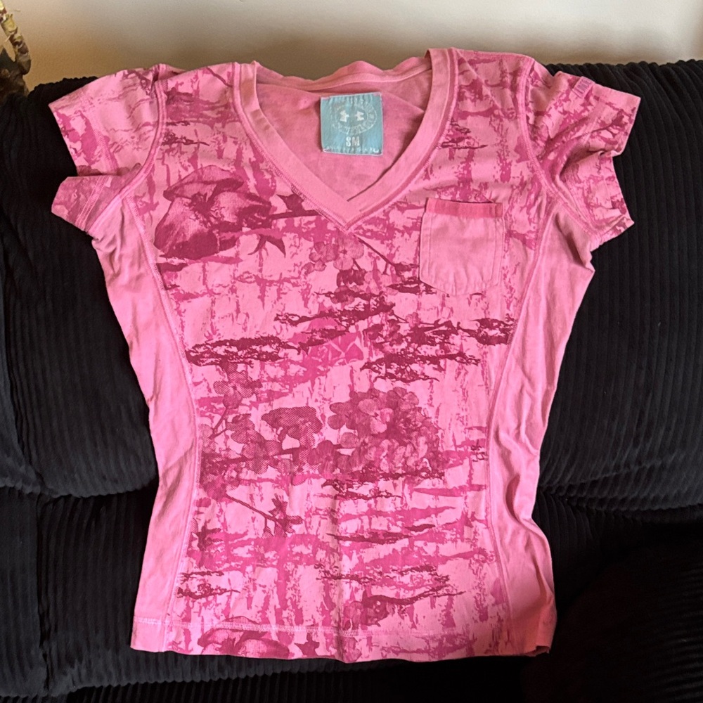 Under Armour V-Neck Pink Patterned Tee